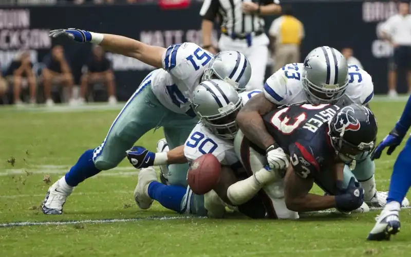 Shedeur Sanders retardé au repêchage NFL 2025 suscite l’intérêt des Steelers, Giants et Saints